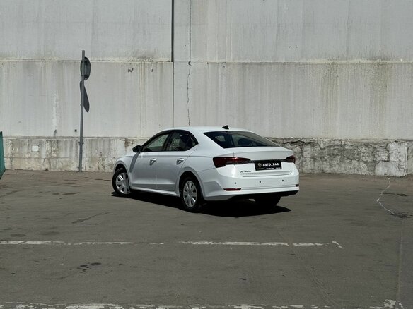 2021 Skoda Octavia IV (A8), белый, 1800000 рублей - вид 3