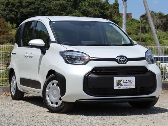 2023 Toyota Sienta III, белый, 1250000 рублей - вид 3