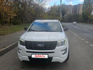 2015 Ford Explorer V Рестайлинг, белый, 2450000 рублей, вид 1