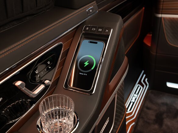 2026 Mercedes-Benz V-Класс Extra Long 300 d экстра длинный III (W447) Рестайлинг 2, чёрный, 49900000 рублей - вид 17