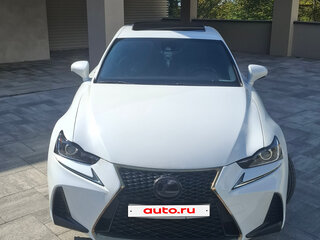 2017 Lexus IS 350 III Рестайлинг, белый, 3850000 рублей, вид 4