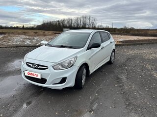 2012 Hyundai Solaris I, белый, 450000 рублей, вид 1