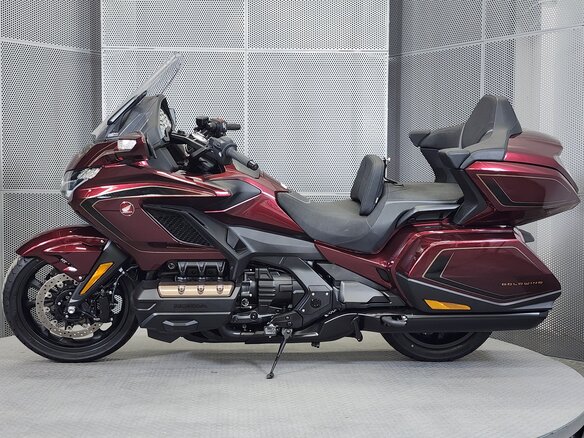 2025 Honda GL 1800 Gold Wing, красный, 3649000 рублей - вид 4