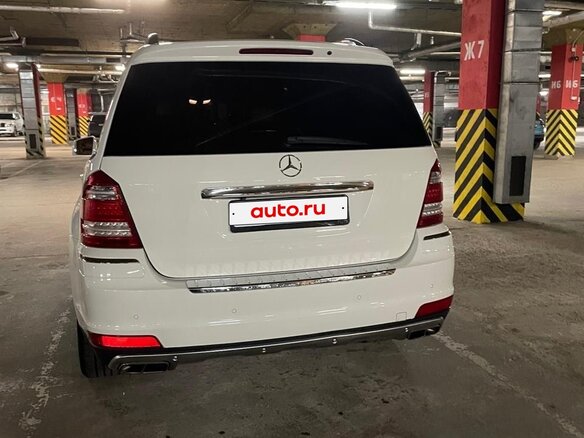 2010 Mercedes-Benz GL-Класс 500 I (X164) Рестайлинг, белый, 2000000 рублей - вид 3
