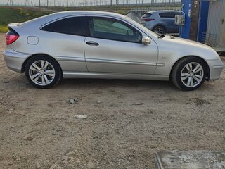 2003 Mercedes-Benz C-Класс 180 II (W203), серебристый, 690000 рублей, вид 1