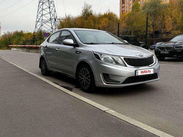 2015 Kia Rio III, серебристый, 480000 рублей - вид 9