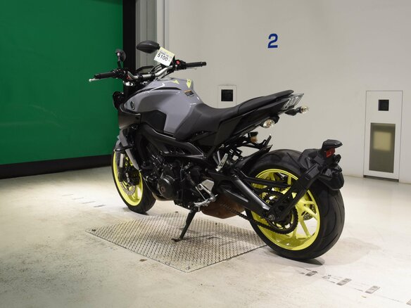 2017 Yamaha MT-09 (FZ-09), серый, 840000 рублей - вид 6