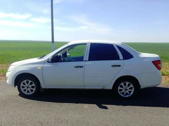 2014 Lada (ВАЗ) Granta I, белый, 210000 рублей - вид 5