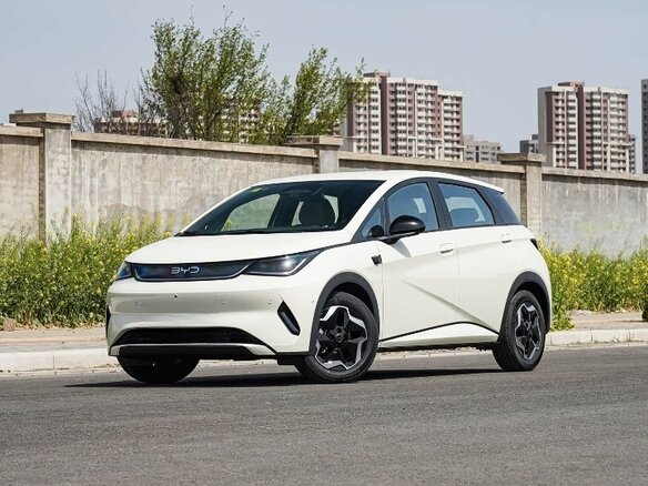 2025 BYD Dolphin 45.12 kWh I Рестайлинг, бежевый, 1426000 рублей