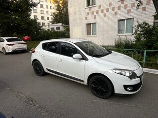 2014 Renault Megane III Рестайлинг, белый, 734999 рублей, вид 4
