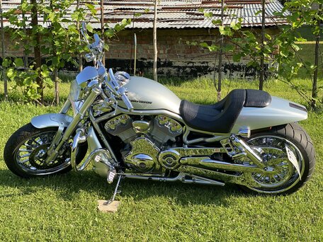 2012 Harley-Davidson V-Rod, серебристый, 2600000 рублей, вид 1