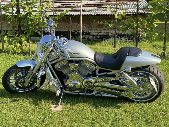 2012 Harley-Davidson V-Rod, серебристый, 2600000 рублей