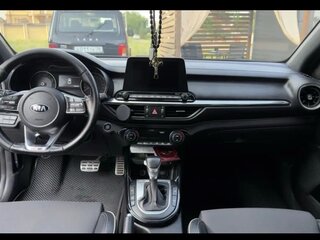 2020 Kia Cerato IV, серый, 1850000 рублей, вид 4