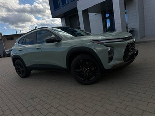 2024 Chevrolet Trax II, зелёный, 1850000 рублей, вид 2