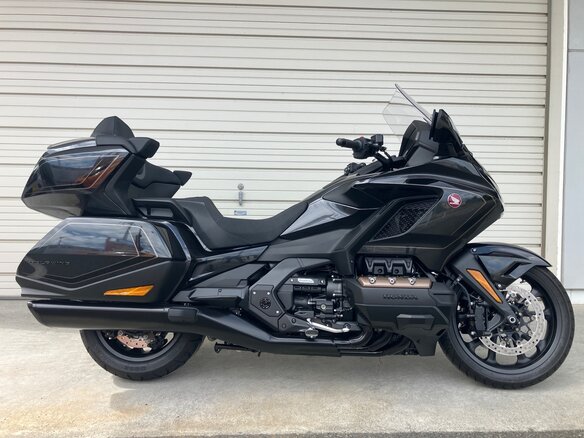 2026 Honda GL 1800 Gold Wing, чёрный, 3370000 рублей - вид 2