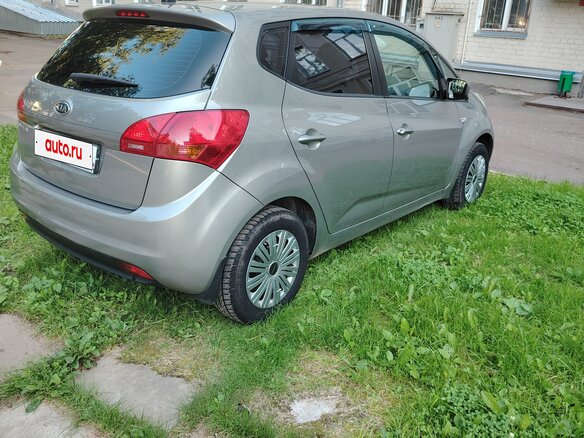 2012 Kia Venga 5-speed I, серебристый, 700000 рублей - вид 3