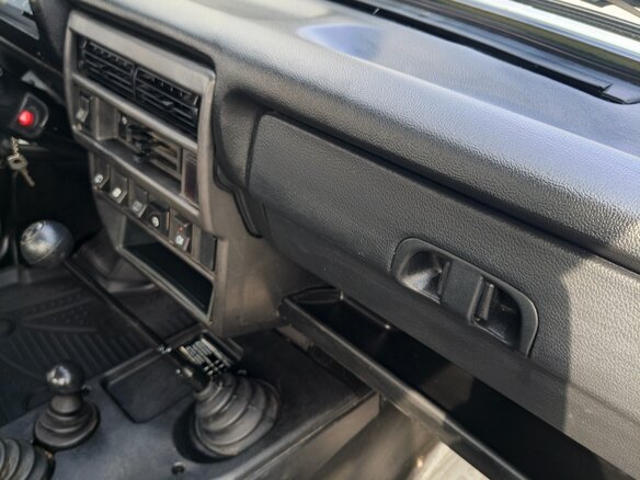 2011 Lada (ВАЗ) 2121 (4x4) I Рестайлинг, белый, 630000 рублей - вид 10
