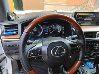 2016 Lexus LX 570 III Рестайлинг 2, белый, 7950000 рублей, вид 4
