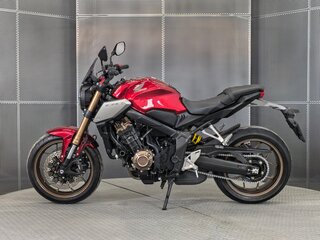 2021 Honda CB 650R, красный, 977000 рублей, вид 5