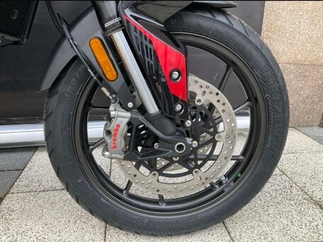 2025 Triumph Tiger 900, красный, 1990000 рублей, вид 2