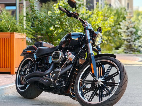 2021 Harley-Davidson Breakout, чёрный, 2135000 рублей