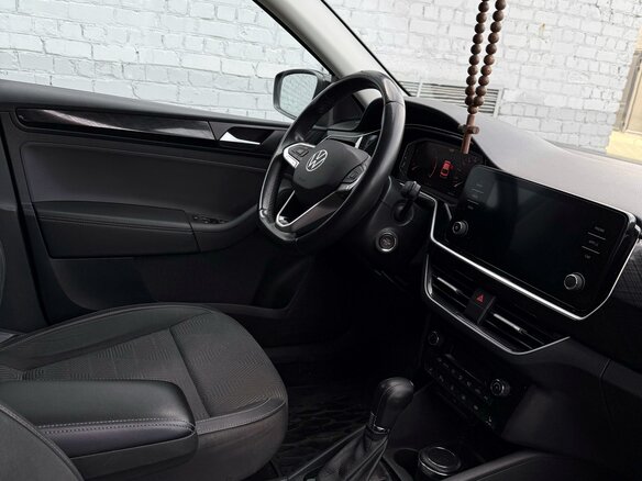 2022 Volkswagen Polo VI, чёрный, 1780000 рублей - вид 8