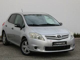 2011 Toyota Auris I Рестайлинг, серебристый, 939000 рублей, вид 3