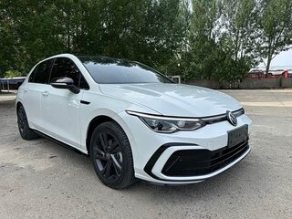 2023 Volkswagen Golf VIII, белый, 1910000 рублей, вид 1