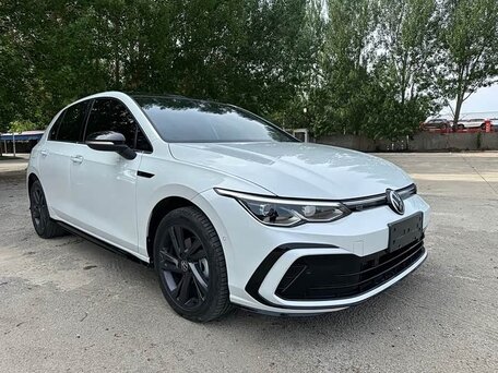 2023 Volkswagen Golf VIII, белый, 1910000 рублей, вид 1