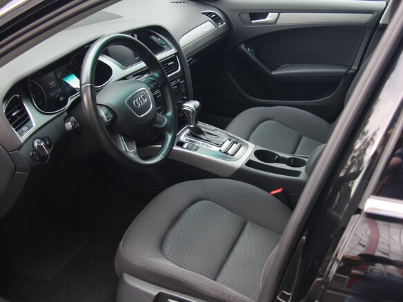 2012 Audi A4 IV (B8) Рестайлинг, чёрный - вид 3