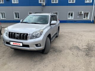 2012 Toyota Land Cruiser Prado 150 Series, серебристый, 3140000 рублей, вид 2