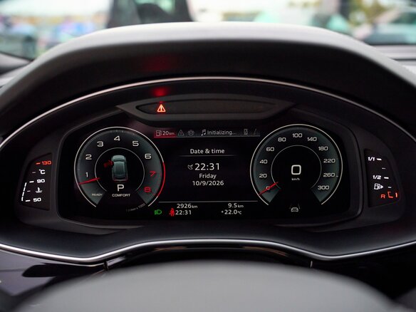 2025 Audi Q8 55 TFSI I (4M) Рестайлинг, серый, 13250000 рублей - вид 16