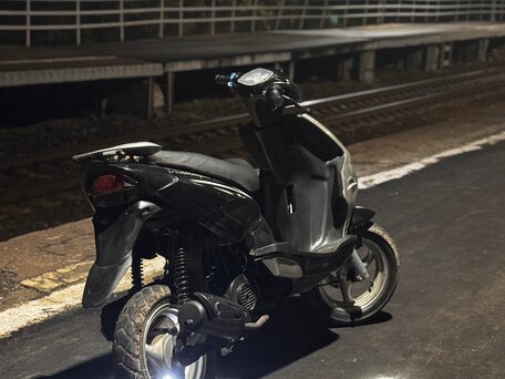 2023 Yamaha Aerox 50, серый, 25000 рублей, вид 2