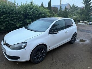 2010 Volkswagen Golf 6-speed VI, белый, 500000 рублей, вид 1
