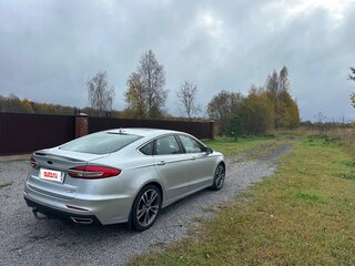 2019 Ford Fusion (North America) II Рестайлинг, серебристый, 2000000 рублей, вид 3