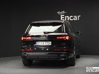 2026 Audi Q7 50 TDI II (4M) Рестайлинг 2, чёрный, 14342000 рублей, вид 4