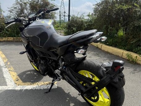 2018 Yamaha MT-01, серый, 580000 рублей, вид 3