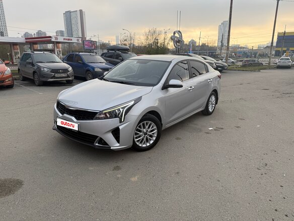 2022 Kia Rio IV Рестайлинг, серый, 1750000 рублей