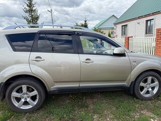 2007 Mitsubishi Outlander II, бежевый, 1520000 рублей, вид 3