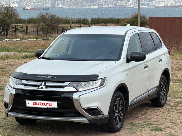 2017 Mitsubishi Outlander III Рестайлинг 2, белый, 1595000 рублей - вид 1
