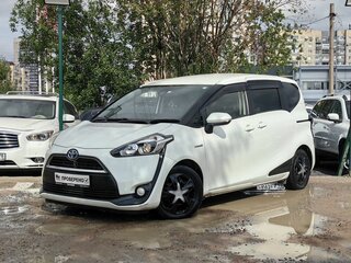 Toyota Sienta II