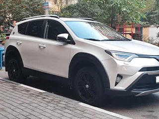 2018 Toyota RAV4 IV (XA40) Рестайлинг, белый, 2790000 рублей, вид 1