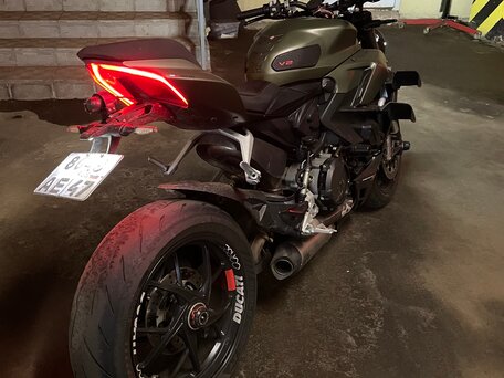 2022 Ducati Streetfighter V2, зелёный, 1800000 рублей, вид 3