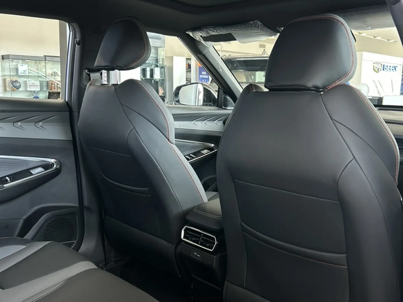 2026 Geely Cityray, серебристый, 3204990 рублей - вид 8