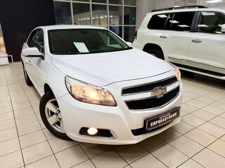 2013 Chevrolet Malibu VIII, белый, 939000 рублей, вид 3