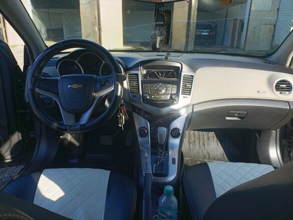 2011 Chevrolet Cruze I, серый, 430000 рублей - вид 7