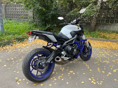 2015 Yamaha MT-09 (FZ-09), серый, 620000 рублей, вид 2