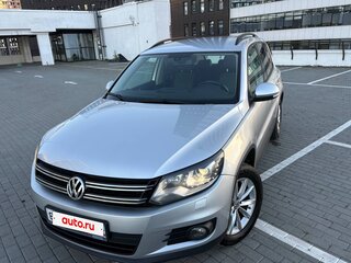 2015 Volkswagen Tiguan I Рестайлинг, серебристый, 1750000 рублей, вид 2