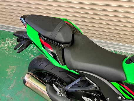 2023 Kawasaki ZX-10R Ninja, зелёный, 1900000 рублей, вид 3