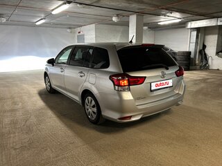 2015 Toyota Corolla Fielder XI (E160, E170, E180) Рестайлинг 1, серебристый, 1170000 рублей, вид 3